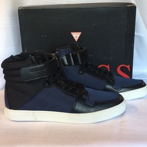 NEW! Guess Trotta Sneakers in dark blue